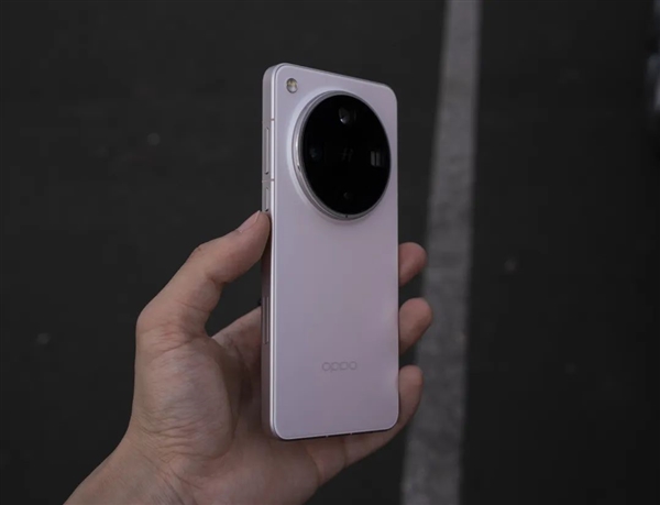 为了测试OPPO Find X8 Ultra：我们租了一架直升飞机